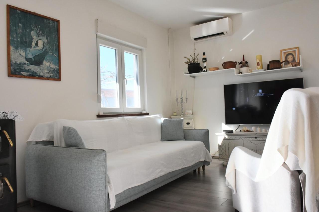 Villa Marie With Pool, Two Bedrooms For 4+2Kids Cavoglave Extérieur photo