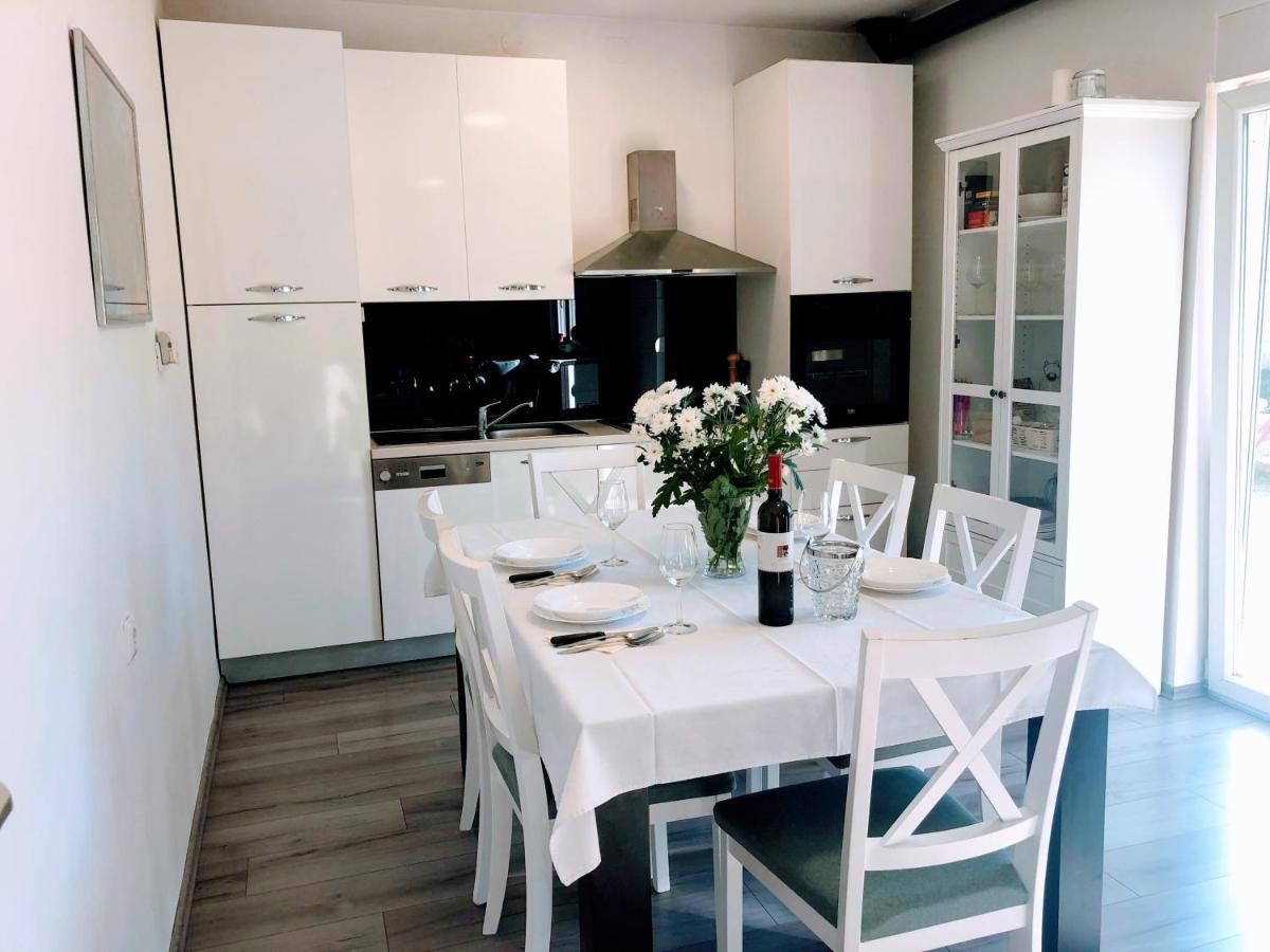 Villa Marie With Pool, Two Bedrooms For 4+2Kids Cavoglave Extérieur photo